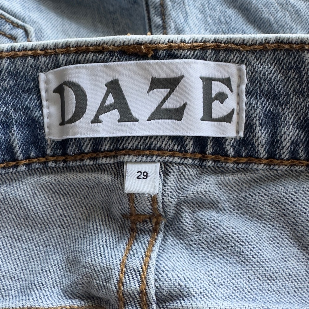 DAZE Tough Love Denim Shorts Size 29 - Picture 6 of 12